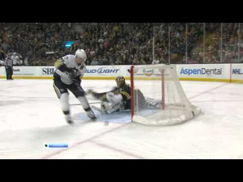 1-2 Dennis Seidenberg ( Boston Bruins & Pittsburg Penguins ),NHL, 15/01/2011