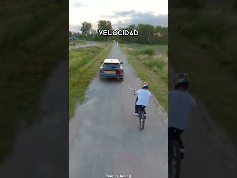 El SALTO IMPOSIBLE entre DOS CAMIONES 😱 #redbull #salto #curiosidades #vandalrandom