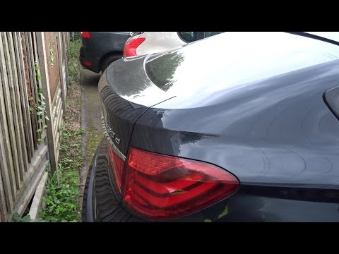 BMW 5-Series Gran Turismo: Two-way shape opening hatch