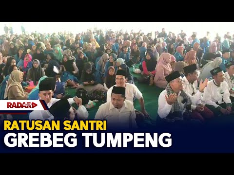 Ratusan Santri Grebeg Tumpeng