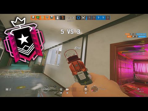How a Champion Uses ''Aimbot'' - Rainbow Six Siege