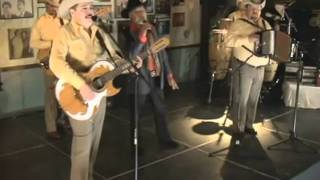 Miel Amarga, Salomon Prado