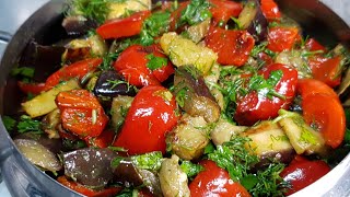 סלט חצילים ופלפלים (ליהי קרויץ - מטבח בקלי קלות) - התמונה מוצגת ישירות מתוך אתר האינטרנט יוטיוב. זכויות היוצרים בתמונה שייכות ליוצרה. קישור קרדיט למקור התוכן נמצא בתוך דף הסרטון