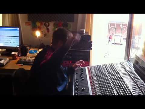 MIKE BROOKES MEETS DOUGIE CONSCIOUS INA DIGI STYLE