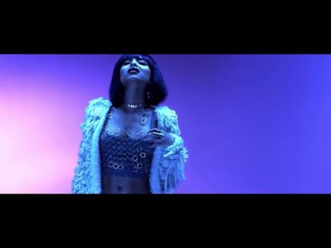 Mali Nicole feat. Raven Felix - Showin Off (Mirror Dance)