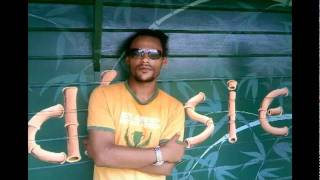 26/8/2010  3:39 guyane debout