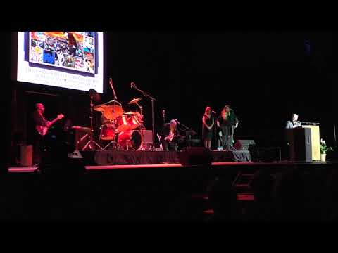 Tom Brown with announcements - video by Susan Quinn Sand