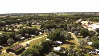 preview picture of video 'CAMPING LA GUYONNIERE***** SAINT-JULIEN DES LANDES VENDEE FRANCE'