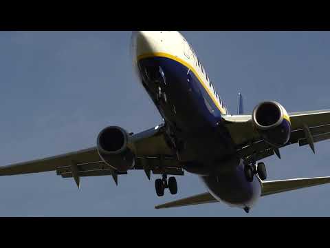 Samoloty na lotnisku Kraków Balice - starty i lądowania