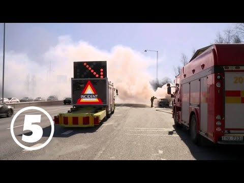 Vägens hjältar | Farmors bil börjar brinna på E4:an