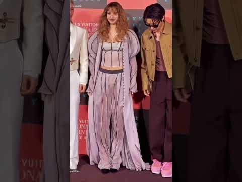 Jhope step on lisa expensive dress