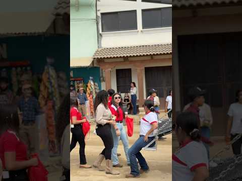 Desfile hípico en el chol 👌🏻 #foryou #mexicana #guatemala #bailes #corridos  💚🎶