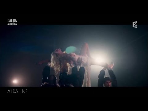 Alcaline, La News du 2/11 avec Dalida