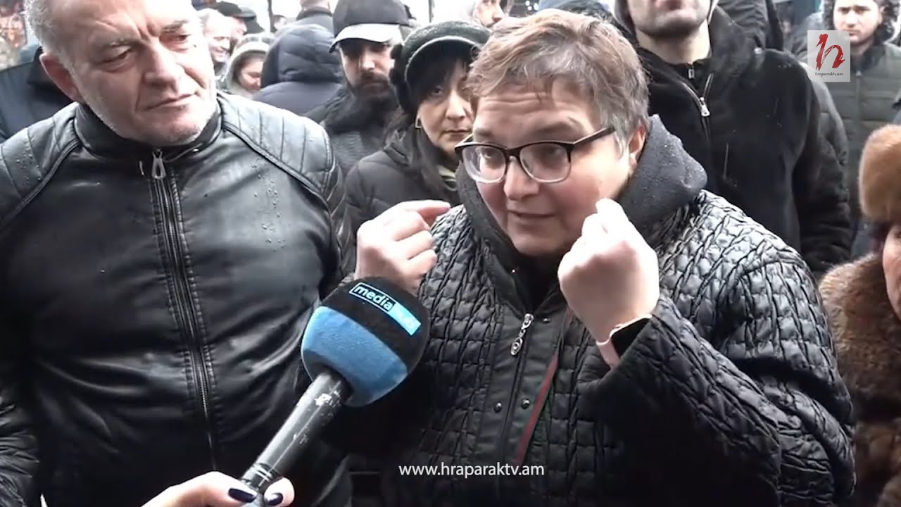 Էրեխուս ասեմ՝ փող չկա, կոշի՞կս կեր․ երկիրն էլ ենք մենք պահում, զինվորին էլ․ երկրի համար արած ունենք