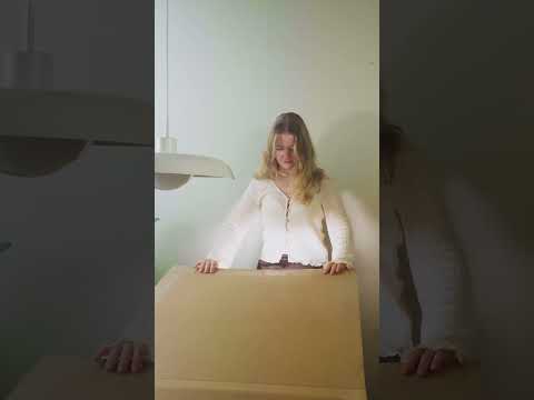 Illux – humoristisk unboxing af akustikbilleder (short)