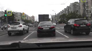 Второе правило проезда перекрестка нарушено и это не безопасно.