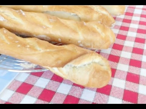 4 petites baguettes maisons à la main dans votre four