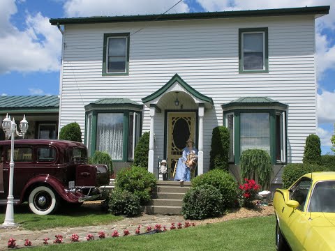 La Grange à Clébert -  Exposition de voitures anciennes - dimanche le 3 juillet 2022.