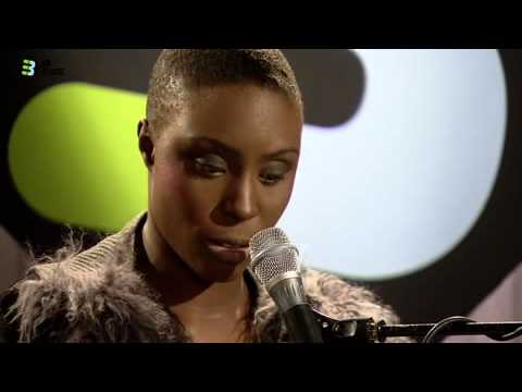 Laura Mvula •ั live (Father Father, Diamonds & She)