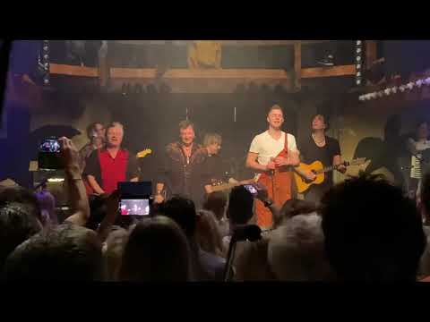 George & Pät (QL) & Simu (VolXRox)   "Hie bini deheim"