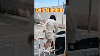 Download lagu Gadis Cantik Manjat Pagar Dan Lihat Apa Yang Terjadi? mp3 Download lagu Gadis Cantik Manjat Pagar Dan Lihat Apa Yang Terjadi? mp3