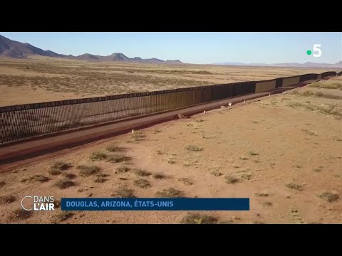 Frontière mexicaine : le mur de Trump divise toujours l'Amérique - Reportage #cdanslair 09.03.2021