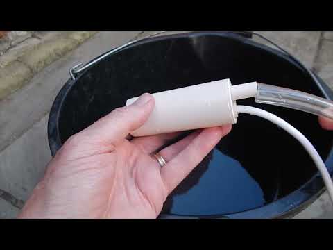 Whale GP1002 Submersible pump in operation. 12 Vdc, 10 Litres per minute @ 0.6 bar. Consumption 2.3A