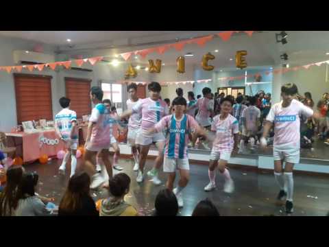 QWINCE - Intro x Touchdown x Cheer Up x Ooh Ahh [Cover]