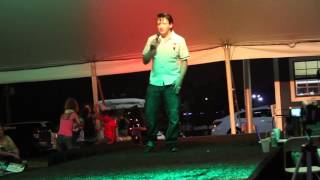 Cliff Wright sings 'There's No Room To Rhumba In A Sports car' at Elvis Week 2013 (video)