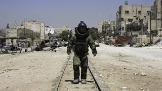 Nick Lowe - The Beast In Me - Hurt Locker