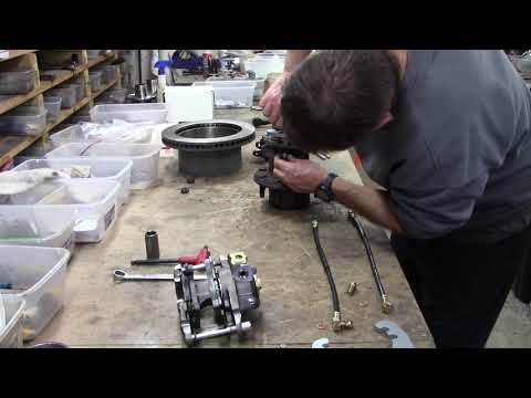 INSTALLING DANA 70 DISC BRAKE KIT