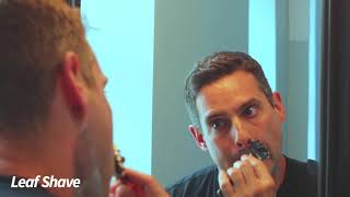 Leaf Razor shaving video with blade loading