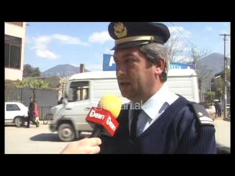 Aksioni i policise rrugore per furgonet pa licence - (31 Mars 2001)