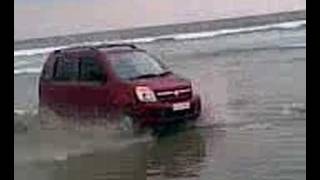 preview picture of video 'WagonR Safari @ Muzhappilangad Drive in beach'