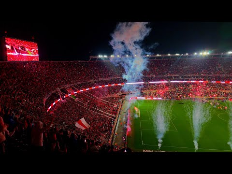 "" Barra: Los Borrachos del Tablón &bull; Club: River Plate