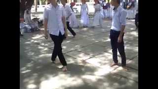 preview picture of video '12/1 Nguyễn Hiền 24-05-2013 Sau lễ bế giảng...'