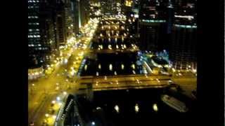preview picture of video 'Chicago River and East Wacker Drive - Day view and night view'