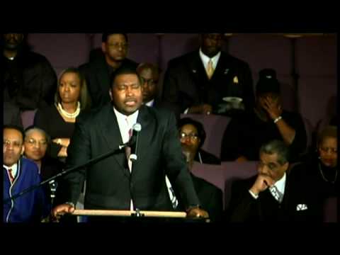 Rev. E. Dewey Smith, Jr. sings "Farther Along"