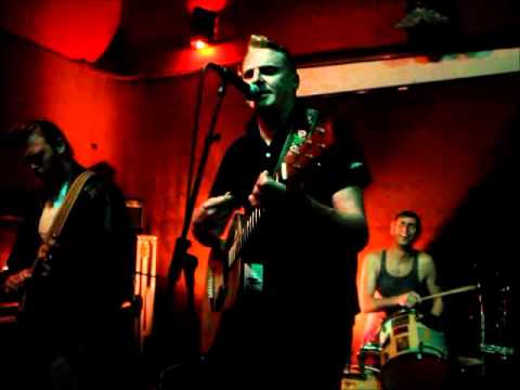 ELEGANT TRASH performs WHEN STARS ALIGN at HOTEL UTAH as FEATURE