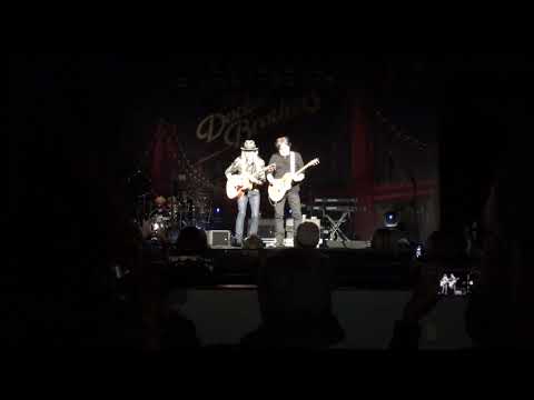 Doobie Brothers - Patrick Simmons John McFee guitar duet