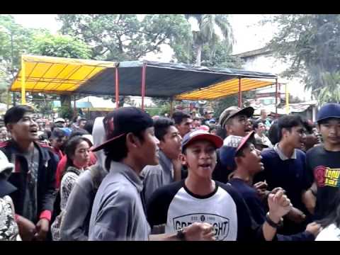 Republik 2 Jari (R2J)- Icha Demplon