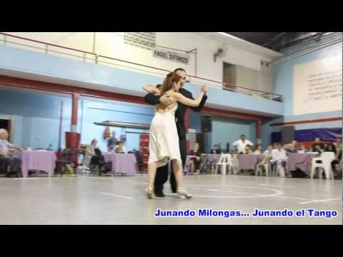  Paola Tacchetti  and  José Luis Ferraro  are  dancing  to  the  milonga  "  La Esquina  "