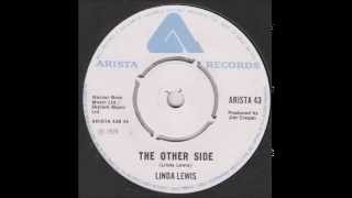 Kadr z teledysku The Other Side tekst piosenki Linda Lewis