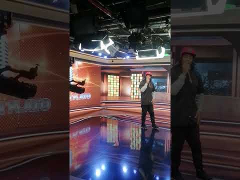 Mr Bless Mensajero - Freestyle     (TV + - Somos un Plato)