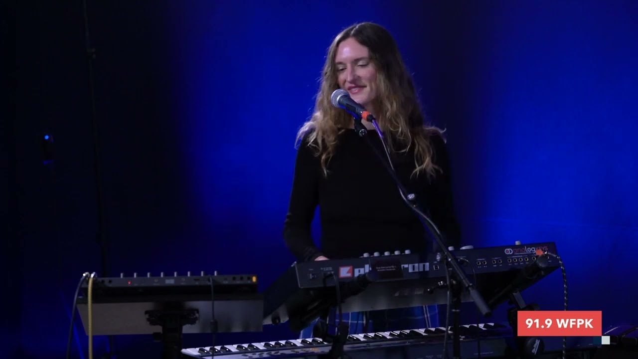 502unes Live! with Lacey Guthrie