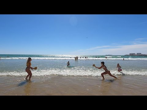 Beach walk "Playa Santa Maria" in Cadiz, Spain!