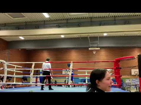 3  Runde Boxen in Duisburg 18 03 23