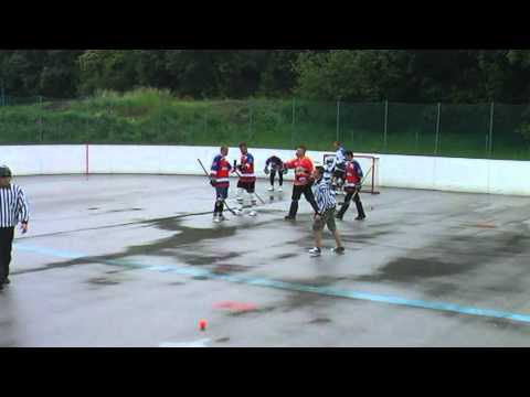 Hokejbal Bukovinka - Sharks 28.5.2011.mpg