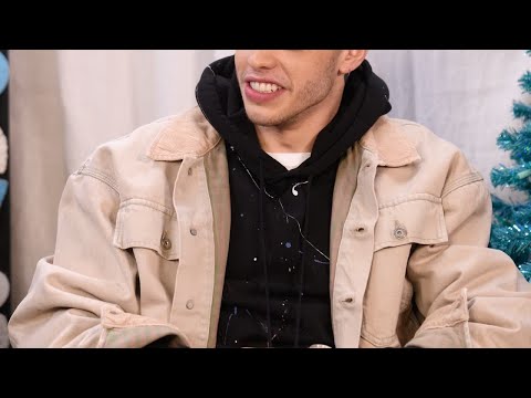 'SNL': Pete Davidson plays Aaron Rodgers, Trump impression earns praise during cold open