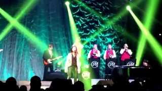 Martina McBride performs &#39;Wild Night&#39; live at Bridgestone Arena.